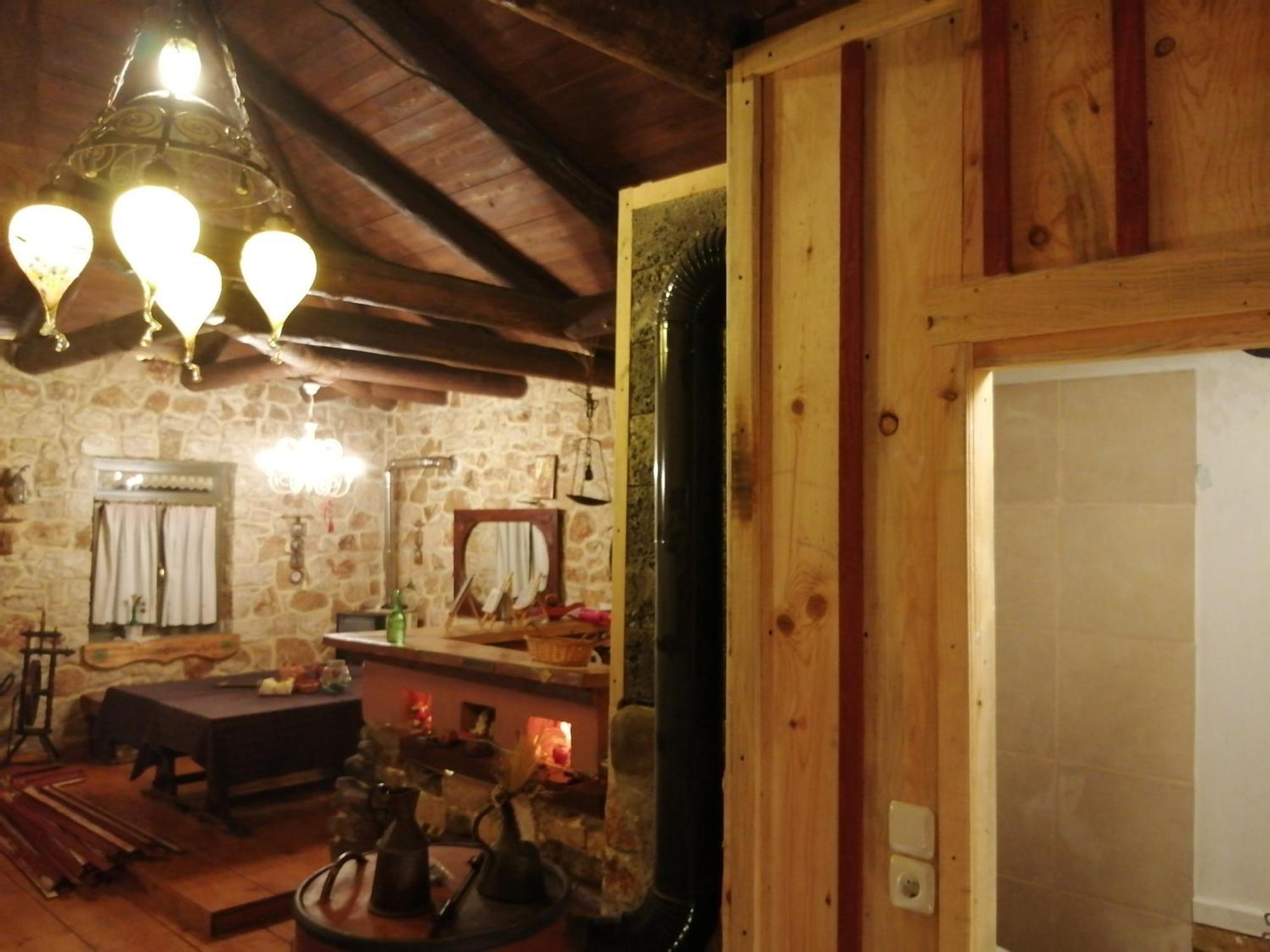 Yono'S Traditional House Ano Ravenia Rum bild